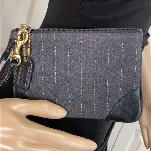 Coach Wristlet grey with silver pinstripes - Picture 2 of 6